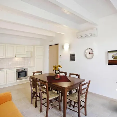 Apartman In With Sea View & Pool