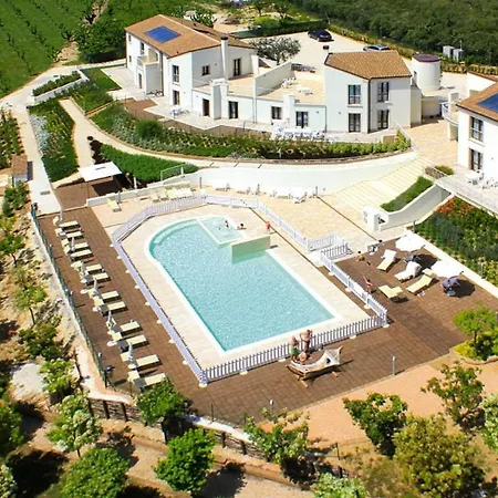 Apartman In With Sea View & Pool