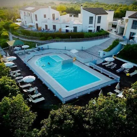 In With Sea View & Pool *