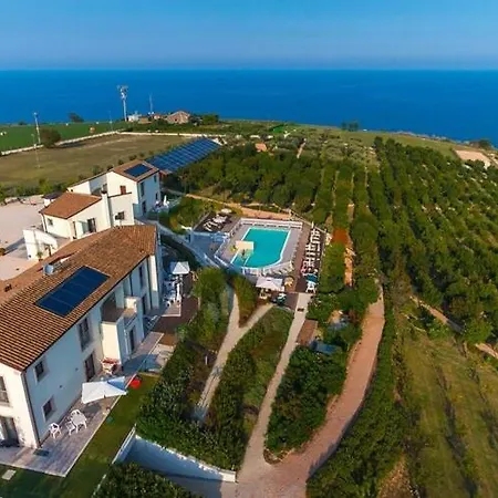 Apartman In With Sea View & Pool