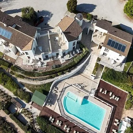 In With Sea View & Pool